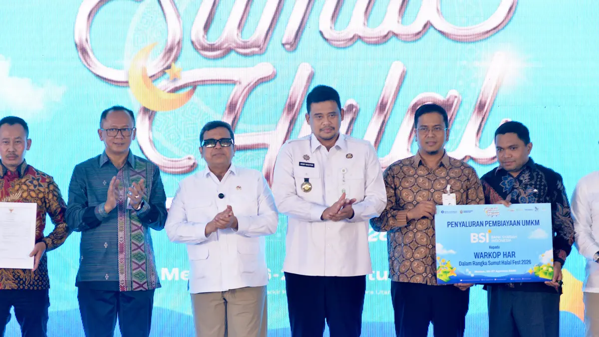 Gubernur Sumatera Utara Bobby Nasution membuka Sumut Halal Fest 2026 di Halaman Parkir Belakang Kantor Gubernur Sumut, Rabu (26/8/2026). Bobby mendorong insentif sertifikasi halal gratis bagi UMKM dinaikkan menjadi 5.000 pelaku usaha per tahun. (Foto: Alexander AP Siahaan/Diskominfo Provsu)