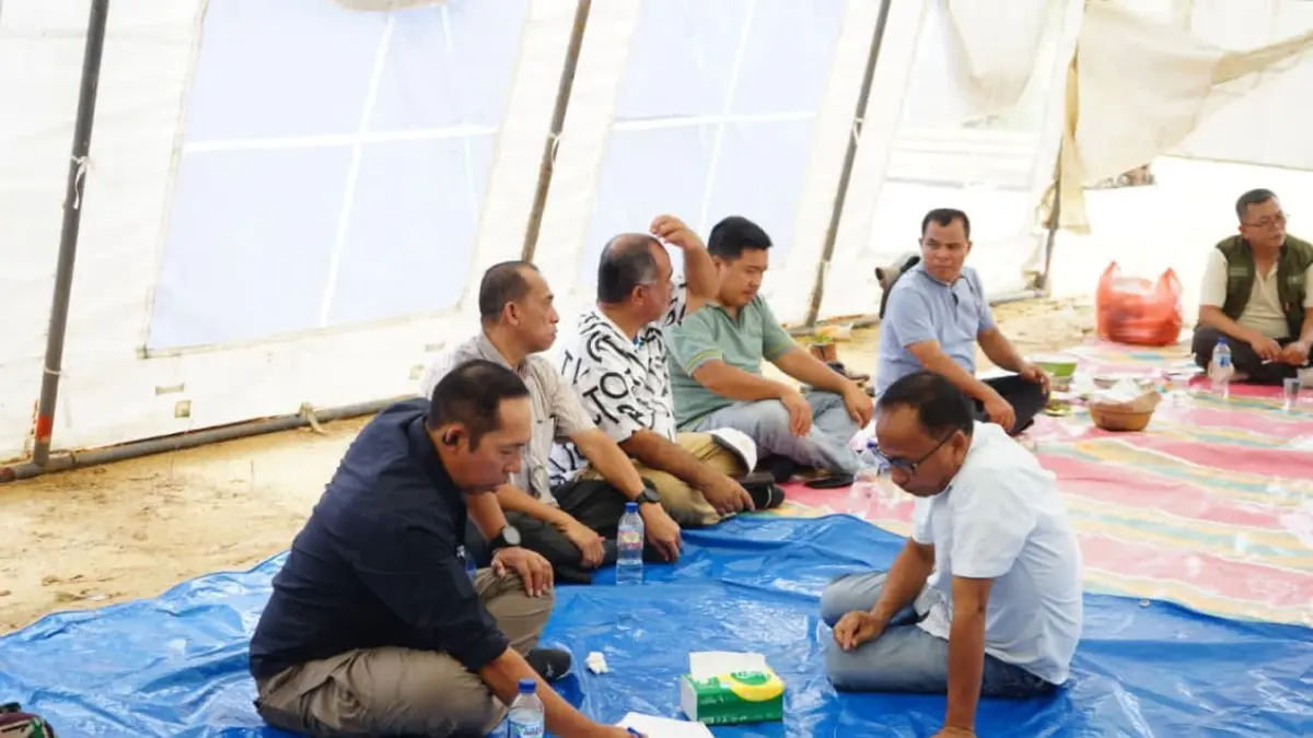 Bupati Tapanuli Utara meninjau lokasi pembangunan 22 Hunian Tetap dan Kantor Desa Pagaran Lambung 1, Kecamatan Adian Koting, Selasa (25/8/2026). Pembangunan bersumber dari sumbangan Kang Dedy Mulyadi (KDM).