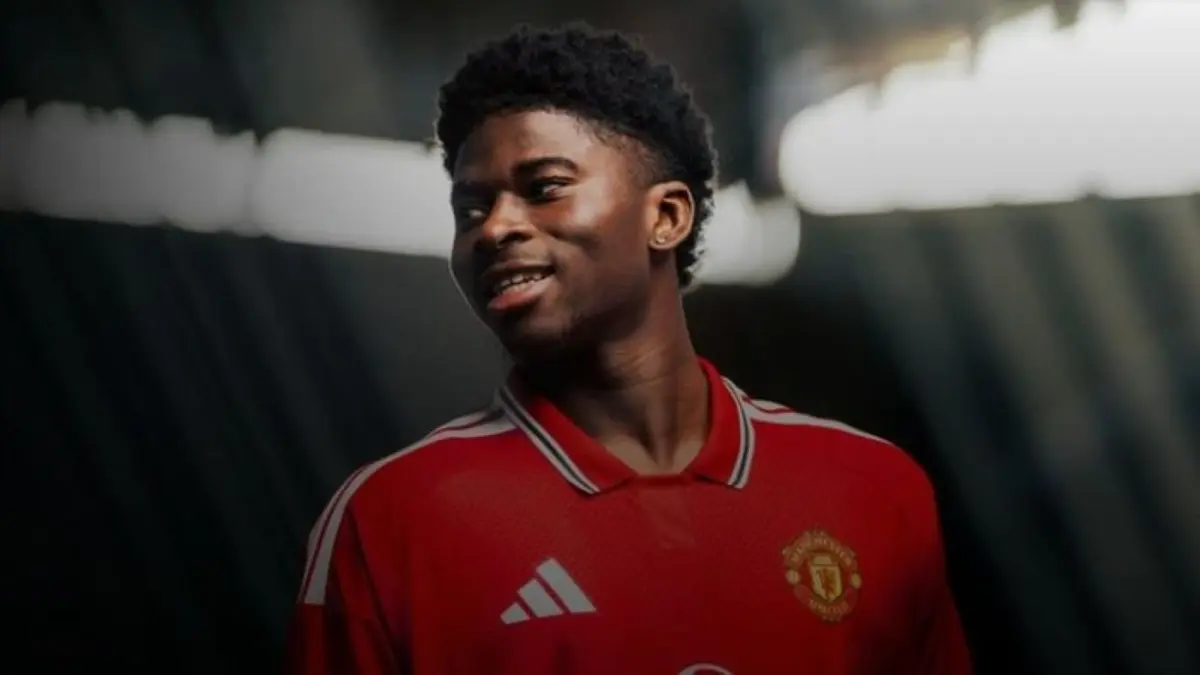 Carlos Baleba – Manchester United resmi merekrut gelandang Kamerun Carlos Baleba dari Brighton & Hove Albion dengan nilai awal transfer £65 juta.
