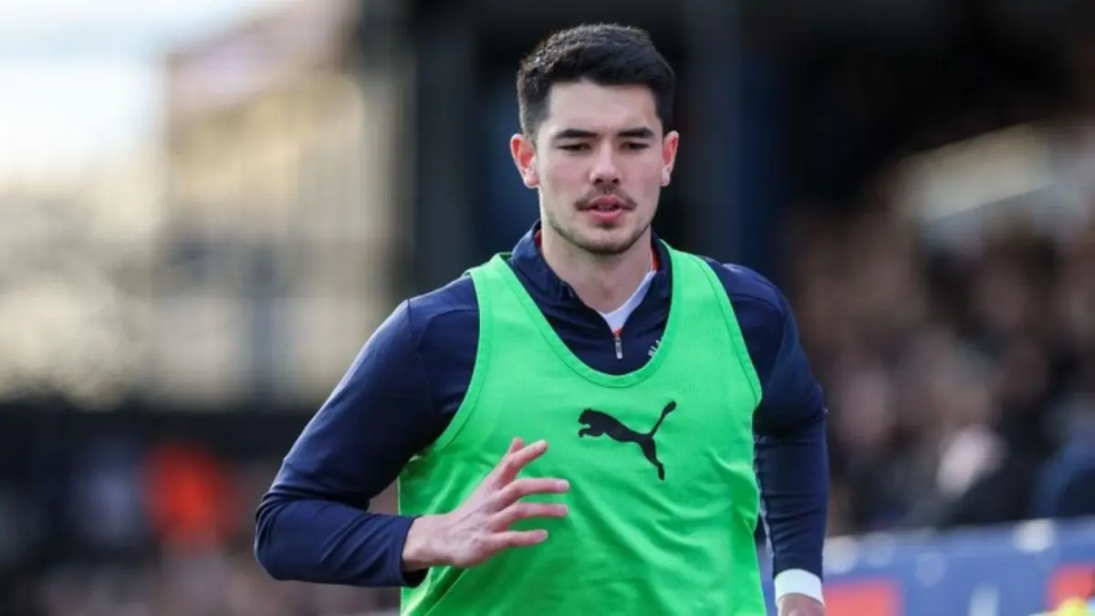 Elkan Baggott – Bek Timnas Indonesia Elkan Baggott tampil penuh 90 menit saat Millwall mengalahkan Cambridge United 1-0 di Carabao Cup.