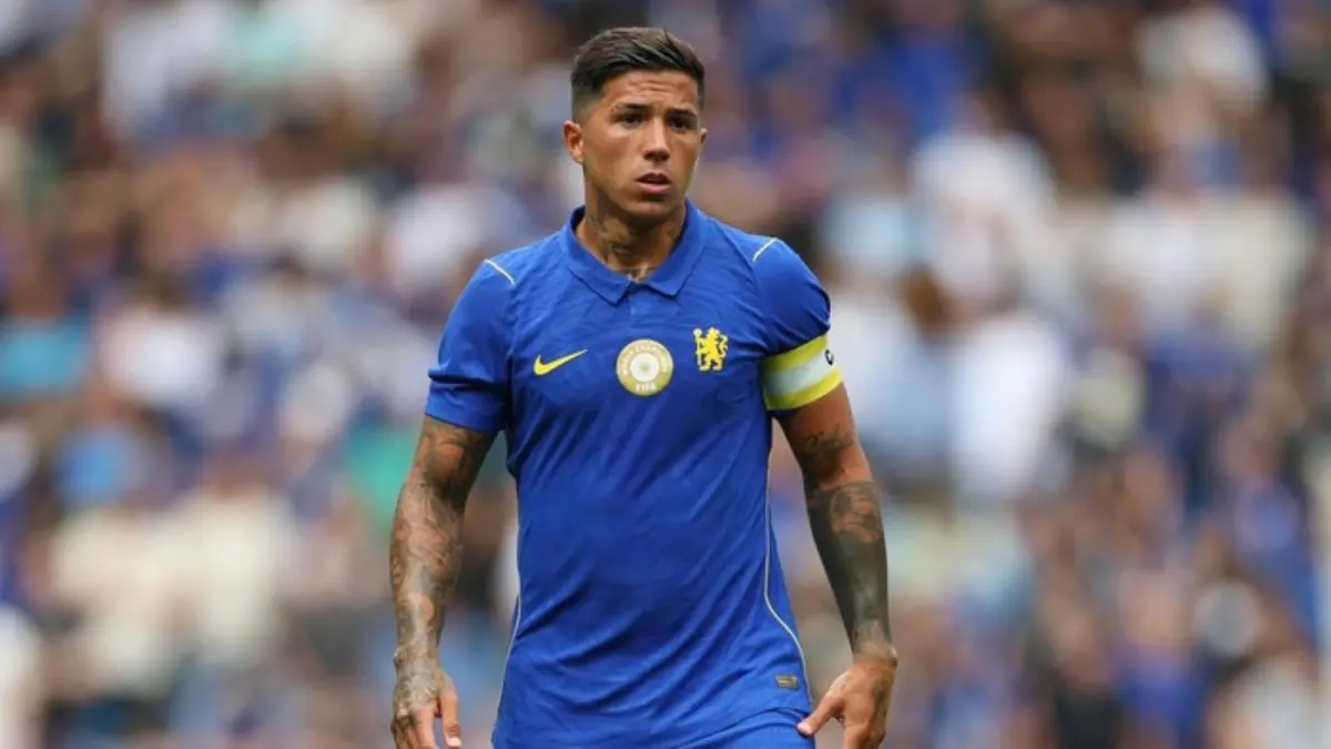 Enzo Fernandez – Gelandang Chelsea dan Timnas Argentina, Enzo Fernandez, menjadi incaran Manchester City. Chelsea dikabarkan memasang banderol £120 juta.