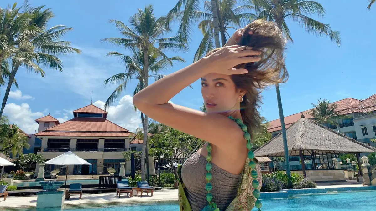  Jessica Iskandar dan keluarganya sempat dirawat setelah terinfeksi Influenza A. Kondisi mereka kini berangsur pulih setelah menjalani pengobatan.