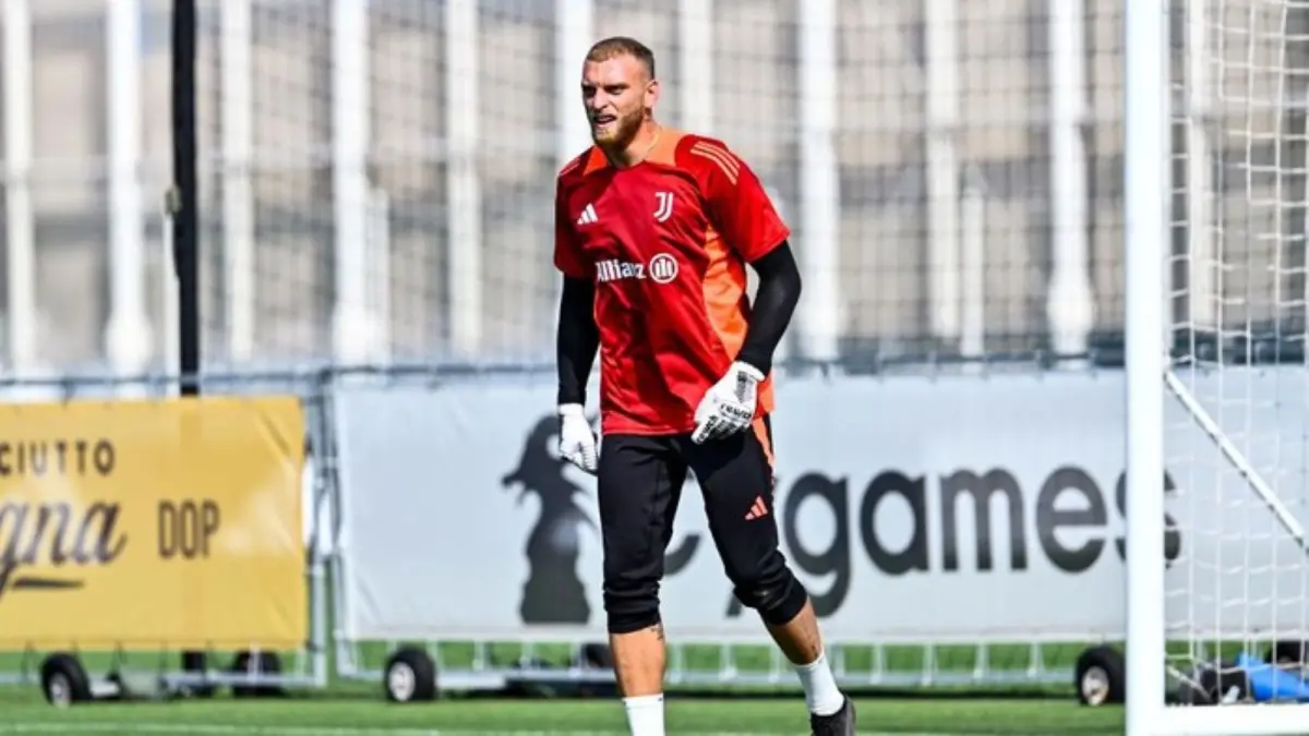 Michele Di Gregorio resmi meninggalkan Juventus dan bergabung dengan Bournemouth dengan status pinjaman selama satu musim.