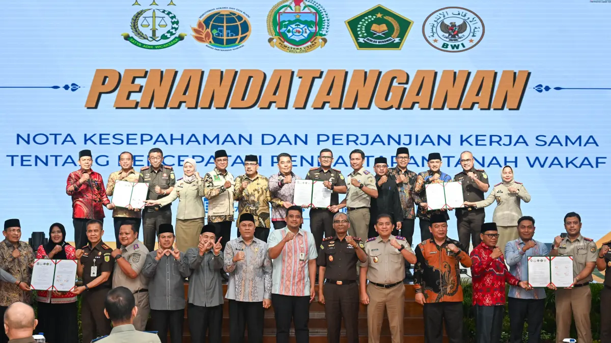 Gubernur Sumut Bobby Nasution menghadiri penandatanganan kerja sama percepatan pendaftaran tanah wakaf di Aula Raja Inal Siregar, Kantor Gubernur Sumut, Medan, Kamis (27/8/2026). (Foto: Diskominfo Sumut/Imam Syahputra)