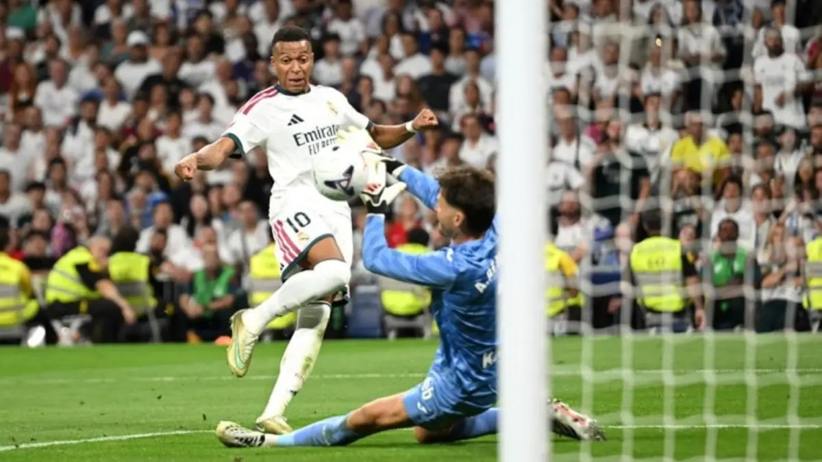 Kylian Mbappe mencetak hattrick saat Real Madrid menghantam Real Sociedad 4-1 dalam lanjutan LaLiga 2026/2027.