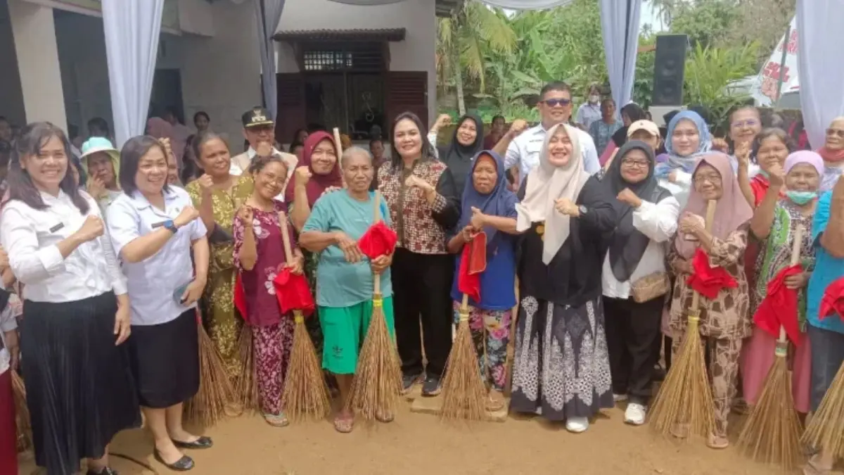 Pelayanan kesehatan gratis digelar Dinkes Tapteng di Kelurahan Hutanabolon dan Tukka dalam rangkaian Hari Jadi ke-81 Kabupaten Tapanuli Tengah.
