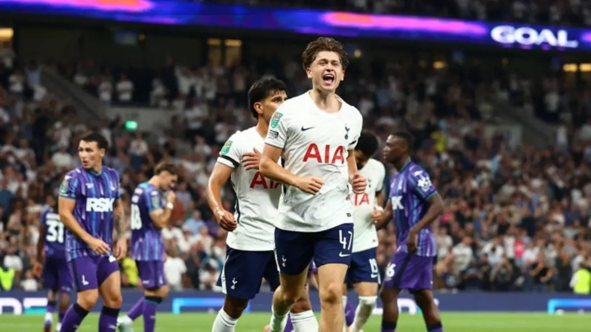 Tottenham Hotspur merayakan kemenangan telak 5-1 atas Charlton Athletic pada babak kedua Carabao Cup 20262027.
