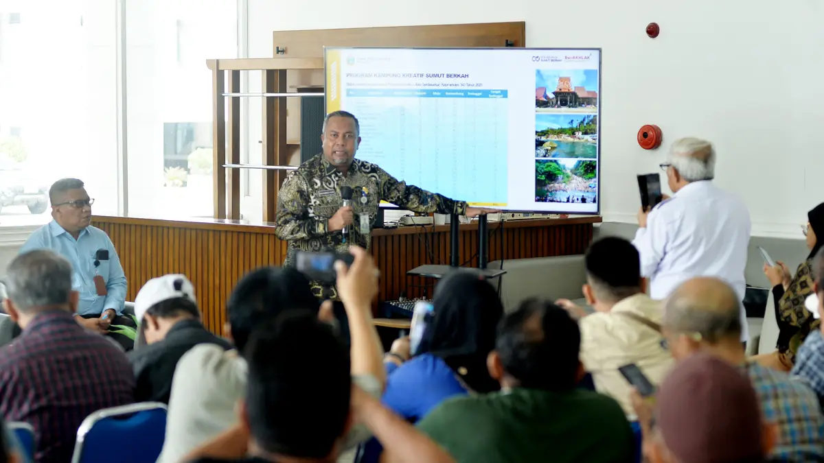 Pemprov Sumut melalui Dinas PMD Dukcapil menggelar konferensi pers terkait pembangunan dan pemberdayaan desa di Lobby Dekranasda Kantor Gubernur Sumut, Medan, Jumat (28/8/2026). (Alexander AP Siahaan/Diskominfo Provsu)