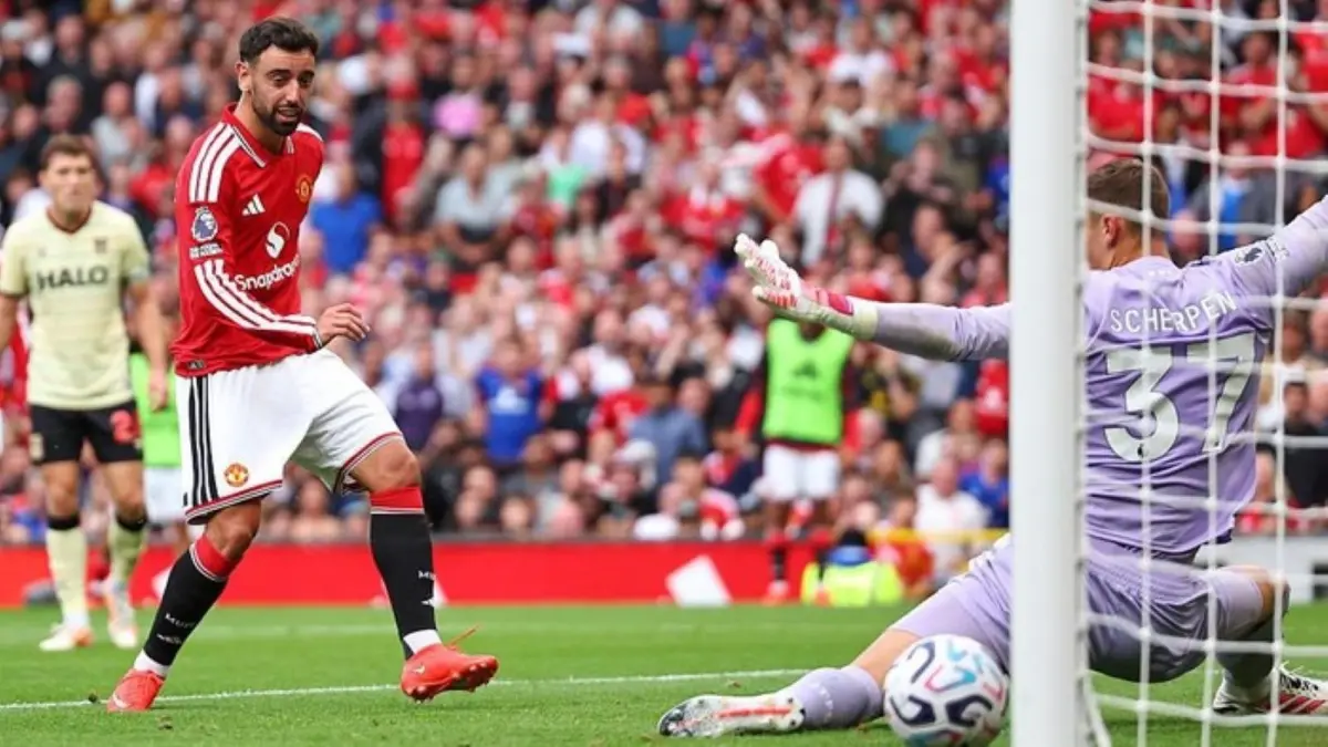 Bruno Fernandes merayakan salah satu golnya saat Manchester United menghajar Ipswich Town 5-2 pada pekan kedua Premier League 2026/2027.