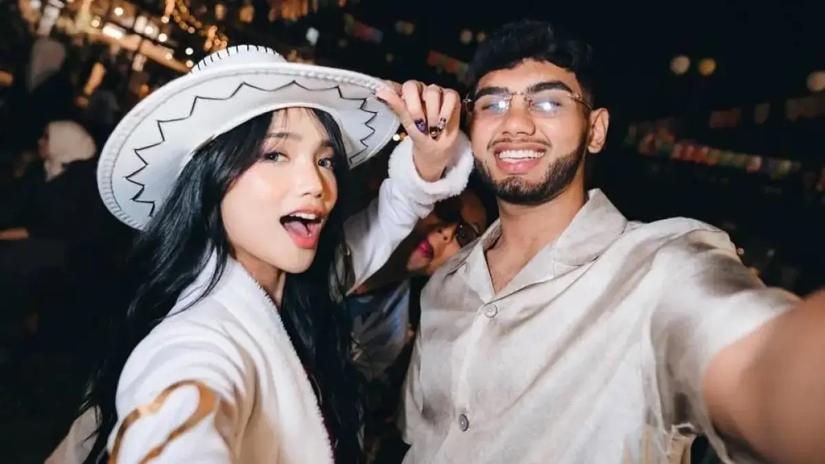 Fujianti Utami dan Rakin Khan terlihat berkumpul bersama keluarga Fuji. Kehadiran Rakin kembali memicu sorotan soal kedekatan keduanya.
