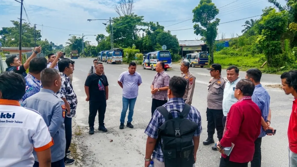 Tim Pemko Pematangsiantar bersama kepolisian meninjau rencana lintasan Wali Kota Cup Siantar Road Race 2026 di Terminal Tanjungpinggir.