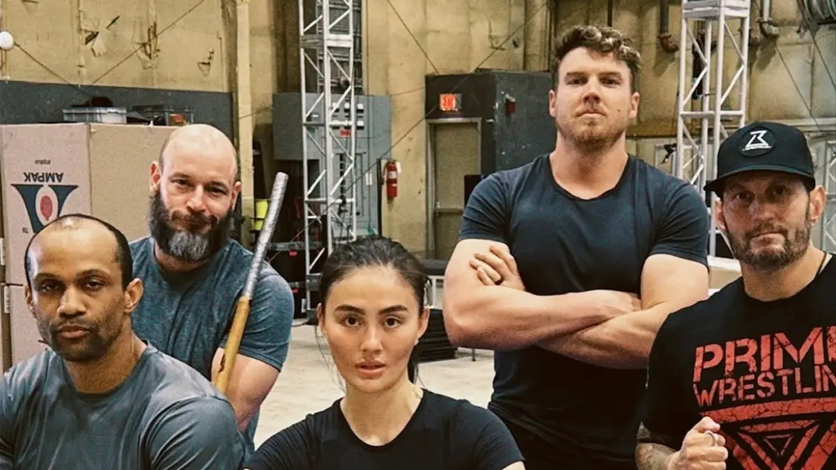 Agnez Mo menjalani latihan akting intensif 5-6 jam sehari selama 2-3 minggu untuk mempersiapkan perannya sebagai Lila Hoth dalam serial Reacher.