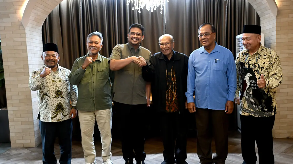 AUDIENSI ICK — Gubernur Sumatera Utara Muhammad Bobby Nasution didampingi sejumlah OPD saat menerima audiensi pengurus Ikatan Cendekiawan Karo di Mikie Holiday Resort and Hotel, Kabupaten Karo, Rabu (2/9/2026). (f: Diskominfo Sumut/Fahmi Aulia)