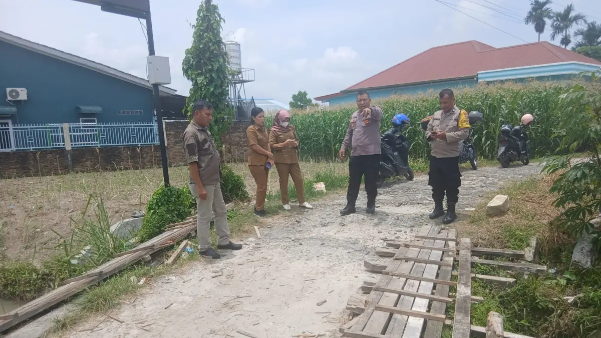 JEMBATAN RUSAK — Kondisi jembatan di Jalan Bahkora II Bawah Gang Manunggal, Kelurahan Sukaraja, Kecamatan Siantar Marihat, Pematangsiantar.