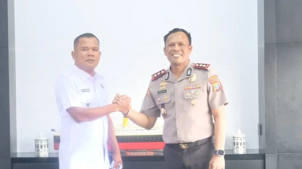 Kapolres Tanjungbalai AKBP Welman Feri dan Kepala BNNK Letkol Laut (KH/P) Sahala Sinaga.
