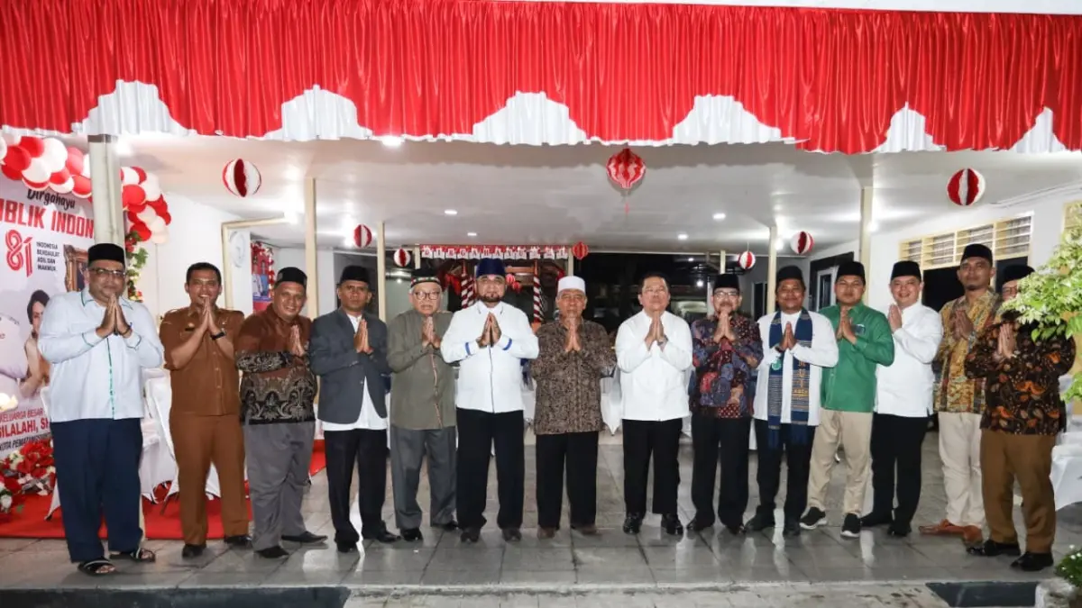 KUNJUNGAN MUI — Wali Kota Pematangsiantar Wesly Silalahi bersama jajaran Pemko menerima kunjungan utusan MUI Pusat dan MUI Sumut di rumah dinas wali kota.