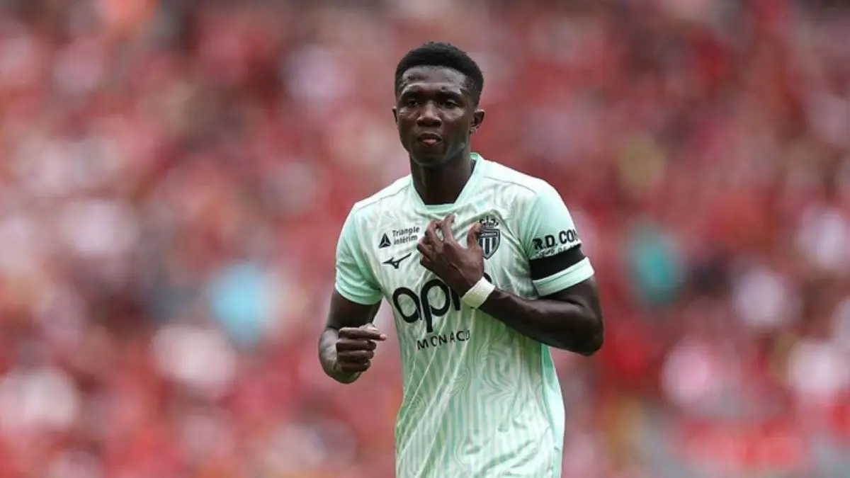 LAMINE CAMARA — Gelandang AS Monaco Lamine Camara gagal bergabung dengan Chelsea setelah Monaco membatalkan kesepakatan transfer di hari terakhir bursa.