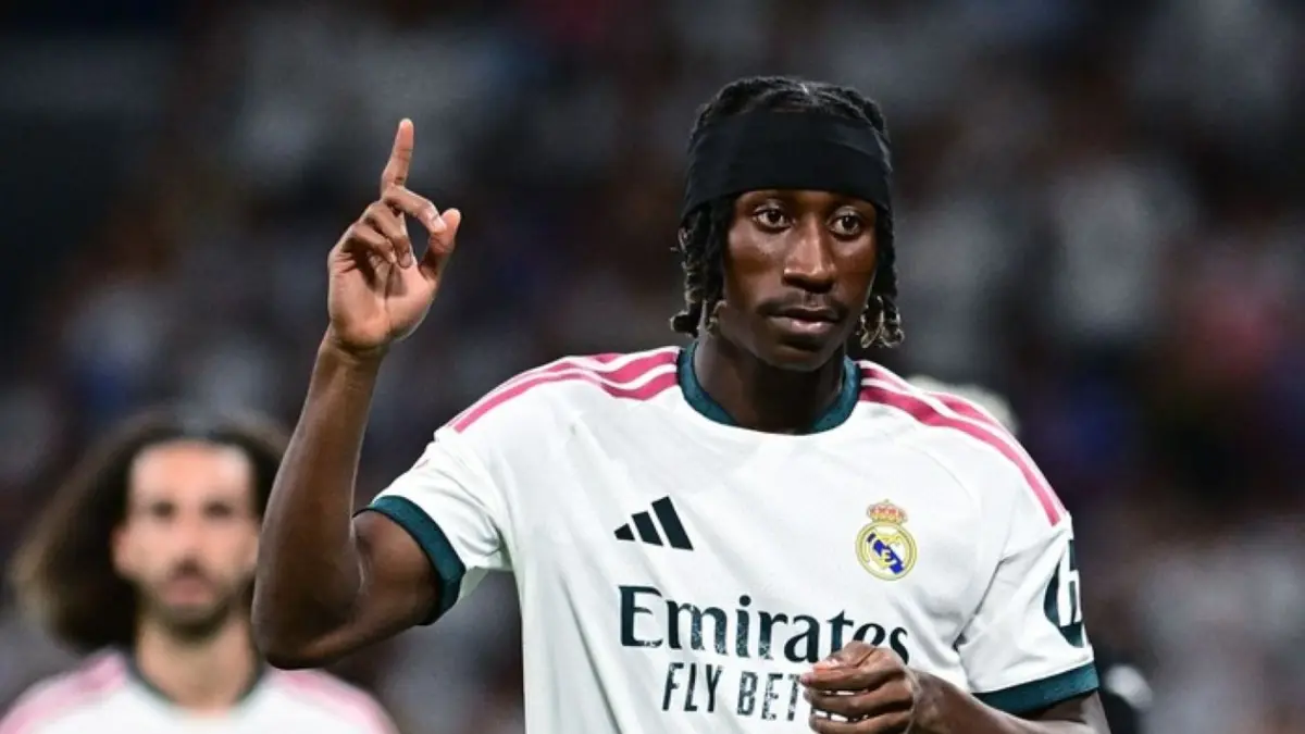 Yan Diomande belum menjadi pilihan utama Real Madrid di awal musim. Jose Mourinho meminta publik tidak terburu-buru menilai winger 19 tahun tersebut.