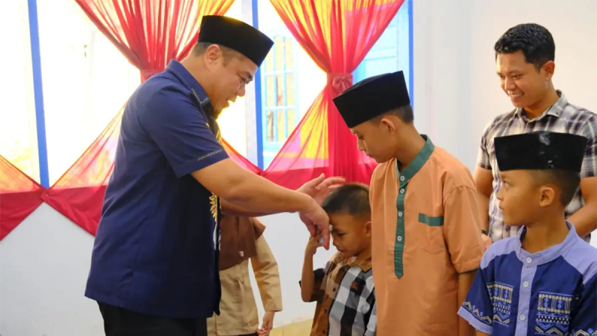 Bupati Batu Bara Dr. H. Baharuddin Siagian, secara resmi membuka Festival Hadroh Tingkat Dewasa dan Remaja.