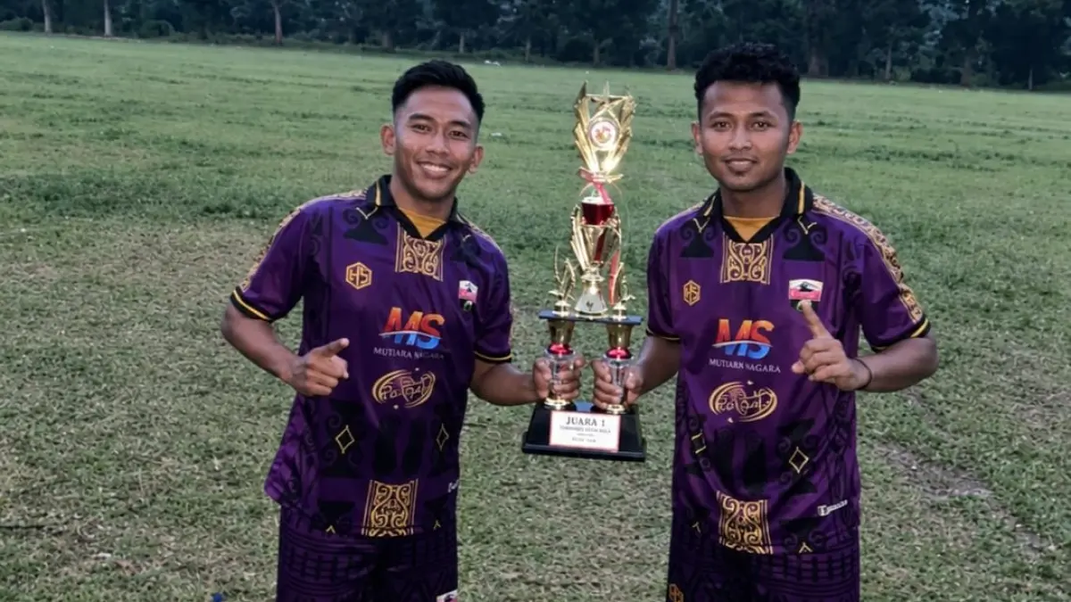 Duet lini belakang Gasta Tanah Jawa Abdi Septian dan Diki Swendi. 
