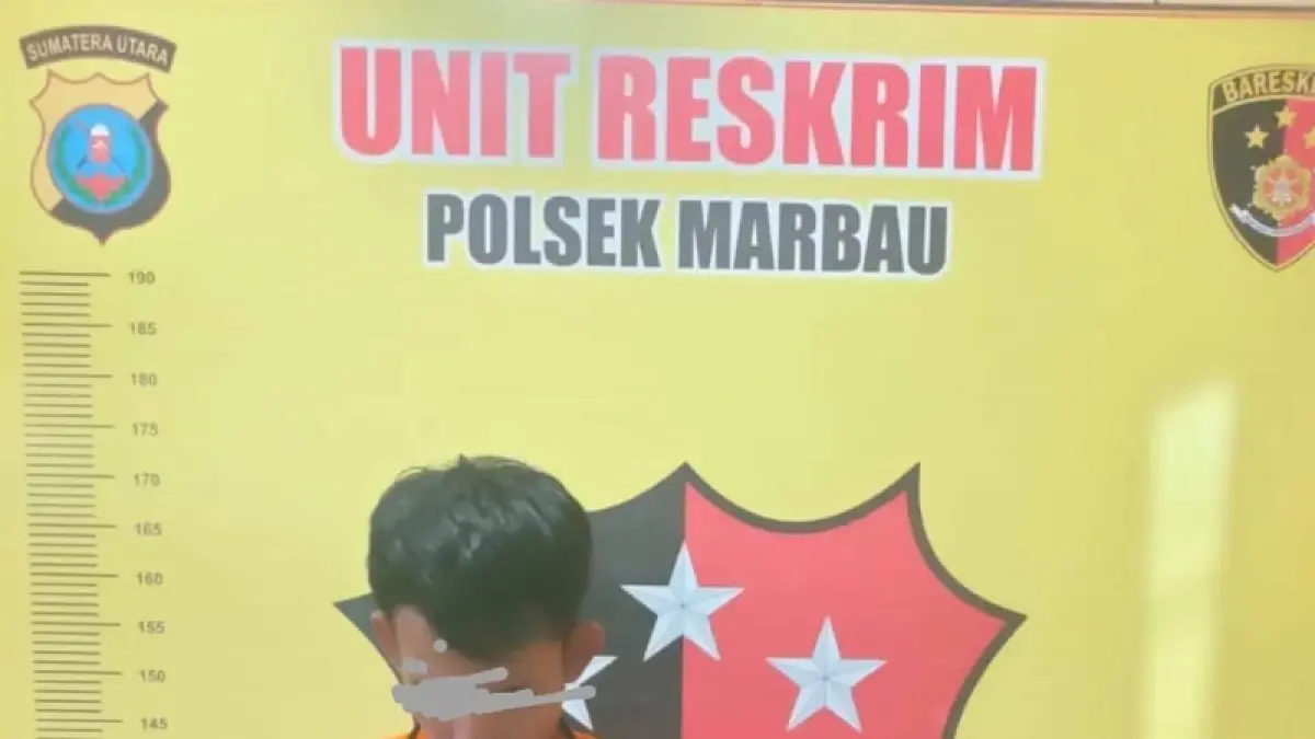 Tersangka dan barang bukti.