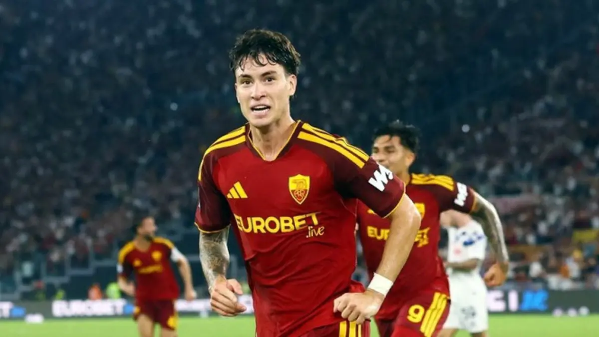 AS Roma melakukan comeback dramatis dengan mencetak dua gol pada menit ke-89 dan 93 untuk mengalahkan Atalanta 2-1 di Stadion Olimpico.