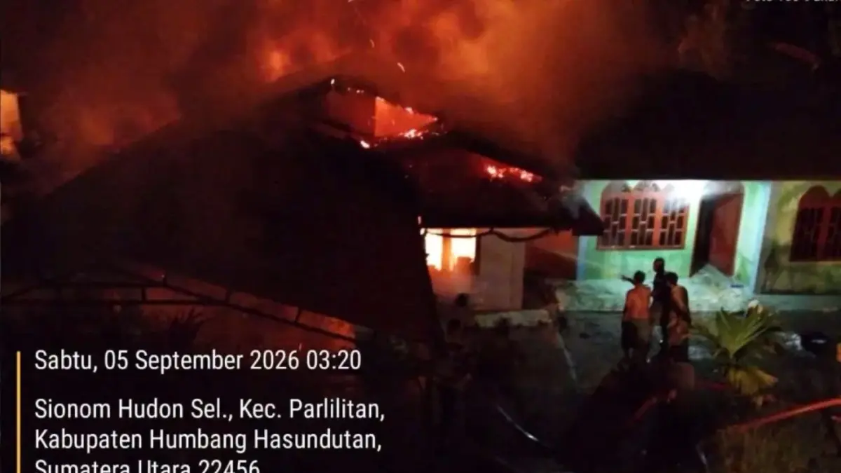 Dua rumah warga di Desa Sionom Hudon Selatan, Kecamatan Parlilitan, Humbahas, terdampak kebakaran. Satu rumah mengalami kerusakan berat dan satu lainnya rusak ringan.