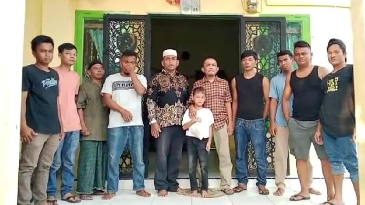 Lurah, Safwan Tanjung, Ketua HPSI dan panitia santuni Anak Yatim, bertempat di Kantor Lurah Kantin, Minggu (6/9/2026).
