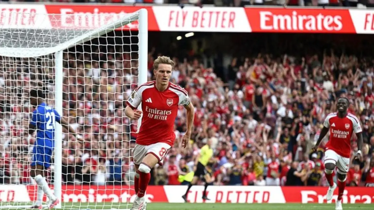 Arsenal merayakan kemenangan 2-1 atas Chelsea di Emirates Stadium pada pekan ketiga Liga Inggris 202627.