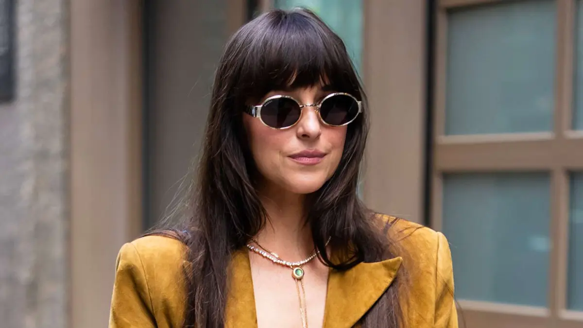 Dakota Johnson memerankan Marilyn Monroe dalam film pendek eksperimental Flesh Impact karya Maggie Gyllenhaal yang tayang di Venice Film Festival 2026.