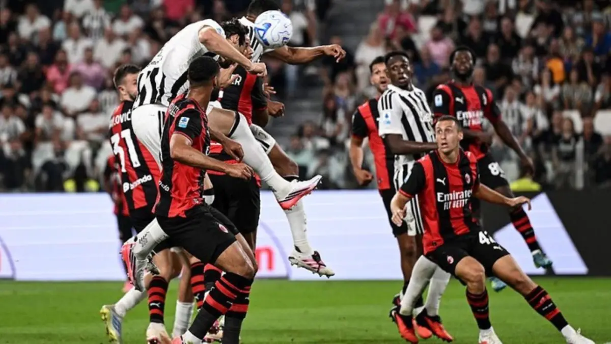 Federico Gatti mencetak gol penyama Juventus ke gawang AC Milan pada menit 90+2 dalam laga pekan ketiga Serie A 202627.
