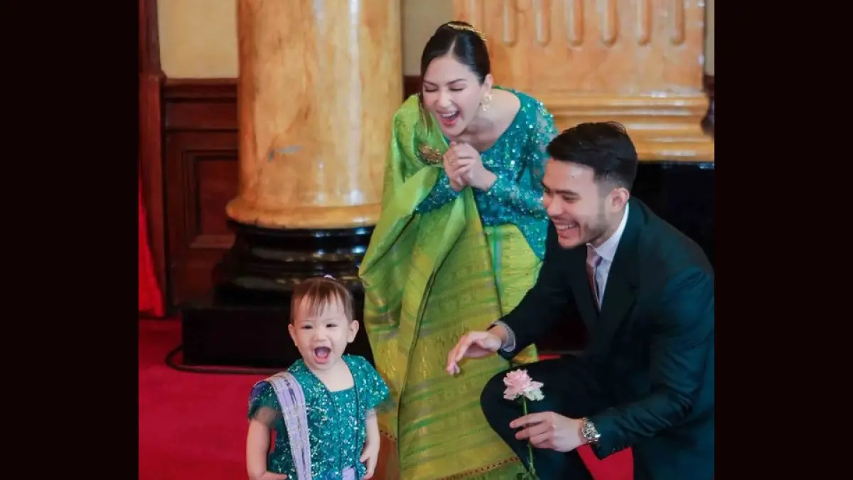 Jessica Mila melibatkan Kyarra Arunika Hasibuan dalam kejutan ulang tahun Yakup Hasibuan dengan melatih sang putri bernyanyi.