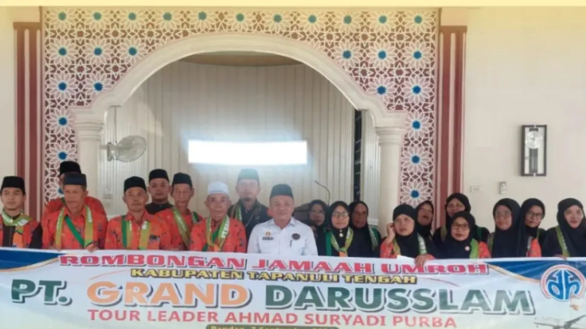 Kemenhaj Tapanuli Tengah menghadiri pemberangkatan jemaah umrah melalui PPIU yang telah memiliki izin resmi. 