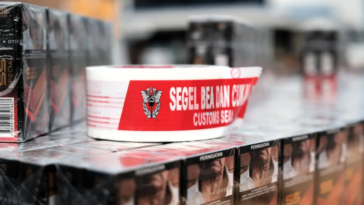 Petugas Bea Cukai Pematangsiantar menyita 448.300 batang rokok ilegal berbagai merek dalam operasi pemberantasan rokok ilegal di Simalungun.