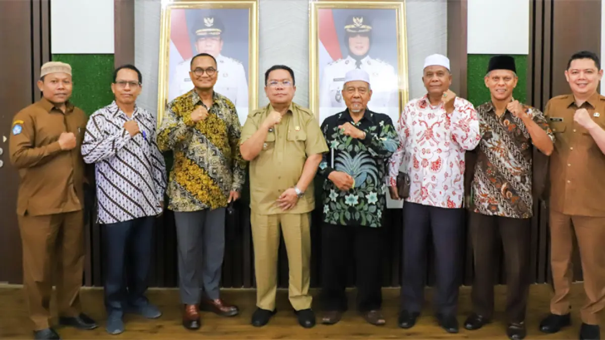 Walikota Siantar Wesly Silalahi bersama pengurus FKUB Kota Pematangsiantar.