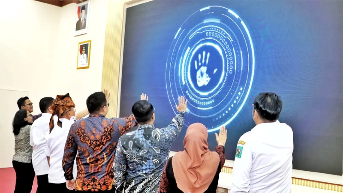 Bupati Simalungun secara resmi meluncurkan aplikasi SIMARATUR sekaligus melakukan penandatanganan tanda dimulainya implementasi.