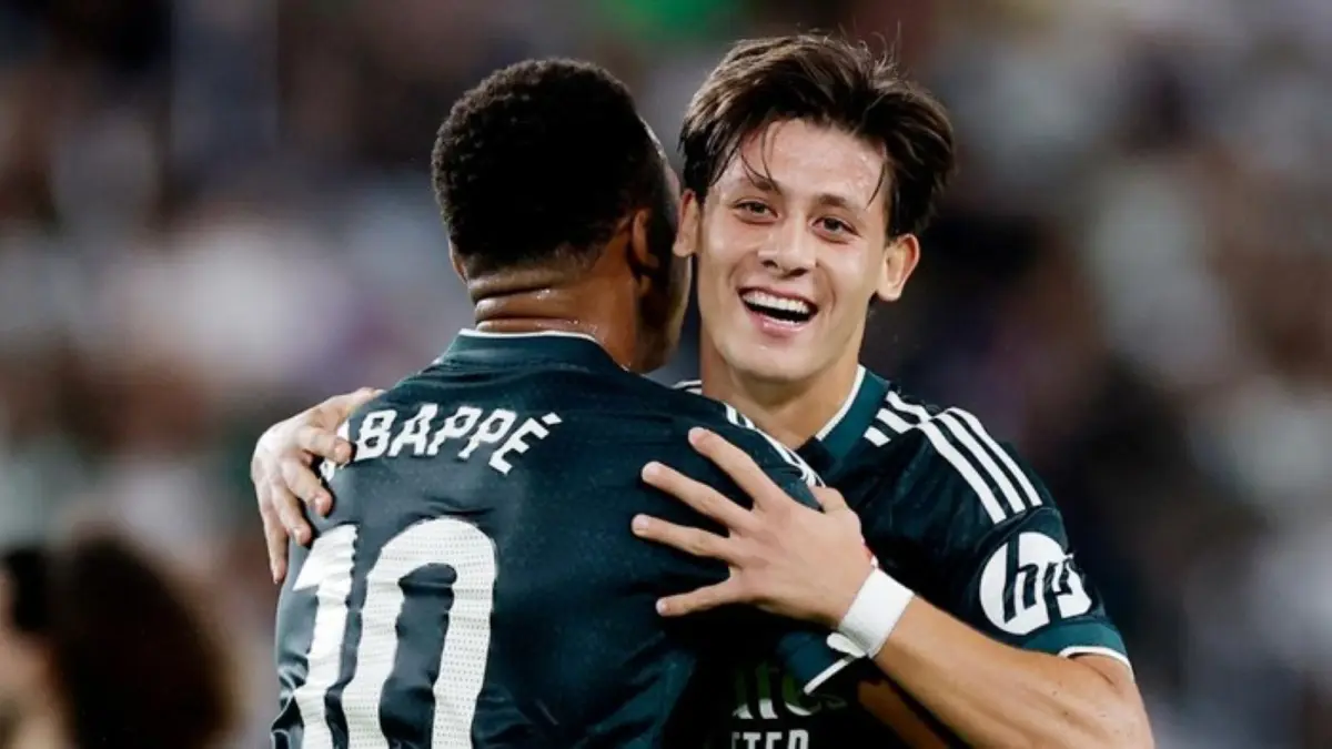 Carlos Espi menjadi pahlawan Real Madrid setelah mencetak gol penentu kemenangan 3-2 atas Elche pada injury time.