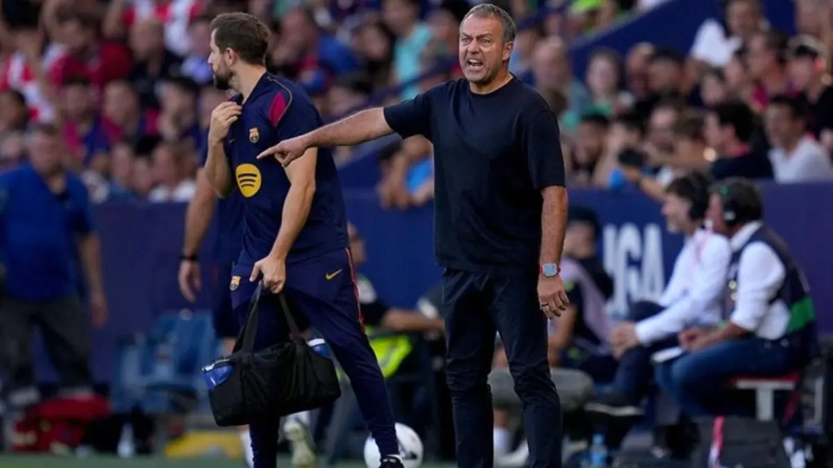 Hansi Flick membawa Barcelona memburu kemenangan ketujuh beruntun musim ini saat menjamu Racing Santander di Camp Nou.