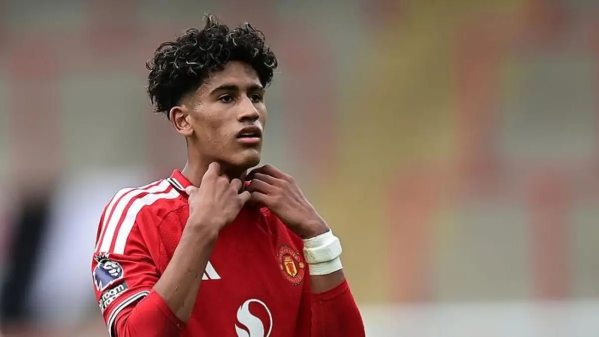 JJ Gabriel berpotensi meninggalkan Manchester United. Pemain muda tersebut disebut ingin mencari klub yang bisa memberinya lebih banyak kesempatan bermain.