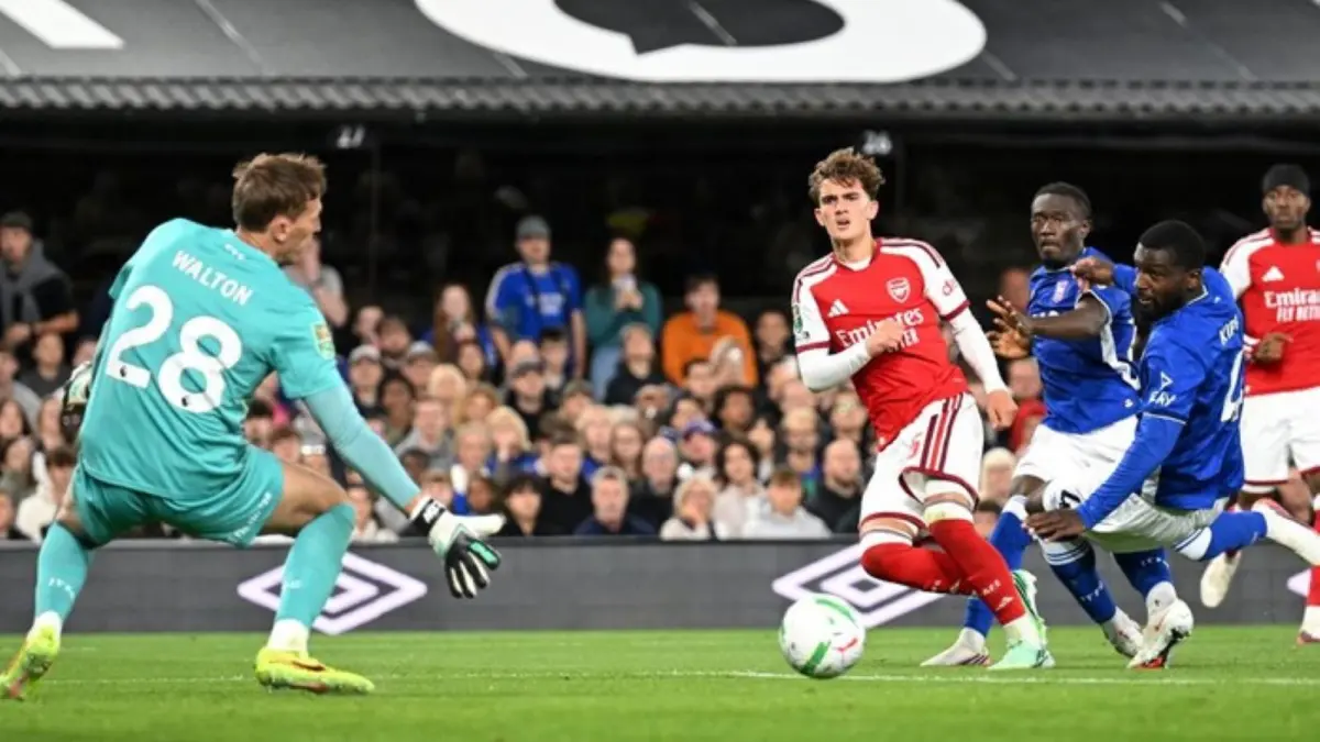 Max Dowman mencetak dua gol saat Arsenal mengalahkan Ipswich Town 4-2 di babak ketiga Carabao Cup dan melaju ke babak keempat.