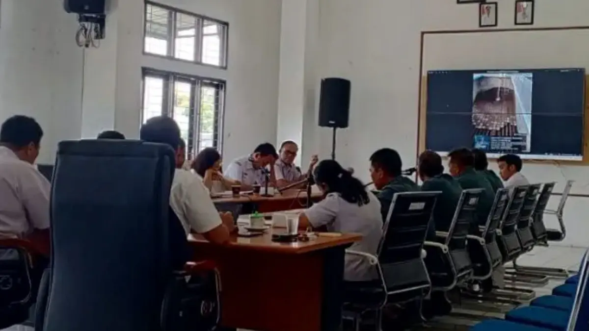 Pemkab Toba meminta penjelasan pihak PDAM Tirtanadi terkait keluhan warga mengenai kelancaran dan kualitas air bersih.