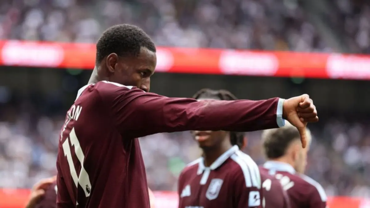 Tottenham Hostpur melawan Aston Villa.