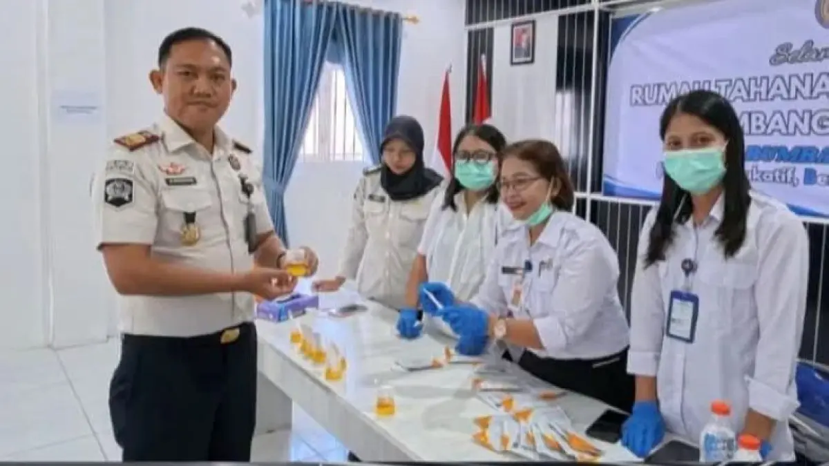 Rumah Tahanan Negara (Rutan) Kelas IIB Humbang Hasundutan (Humbahas) melaksanakan tes urine rutin terhadap pegawai dan warga binaan.