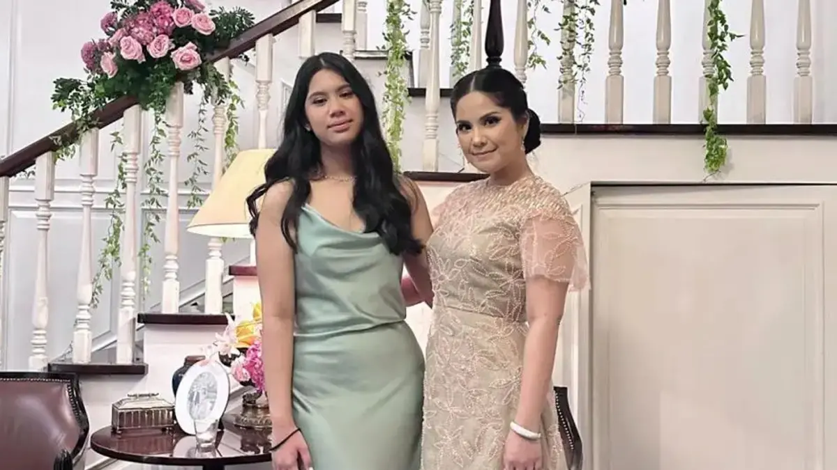 Annisa Pohan bersama putrinya, Aira, yang kini antusias merawat sang adik, Arjuna Hanyokrokusumo Yudhoyono.
