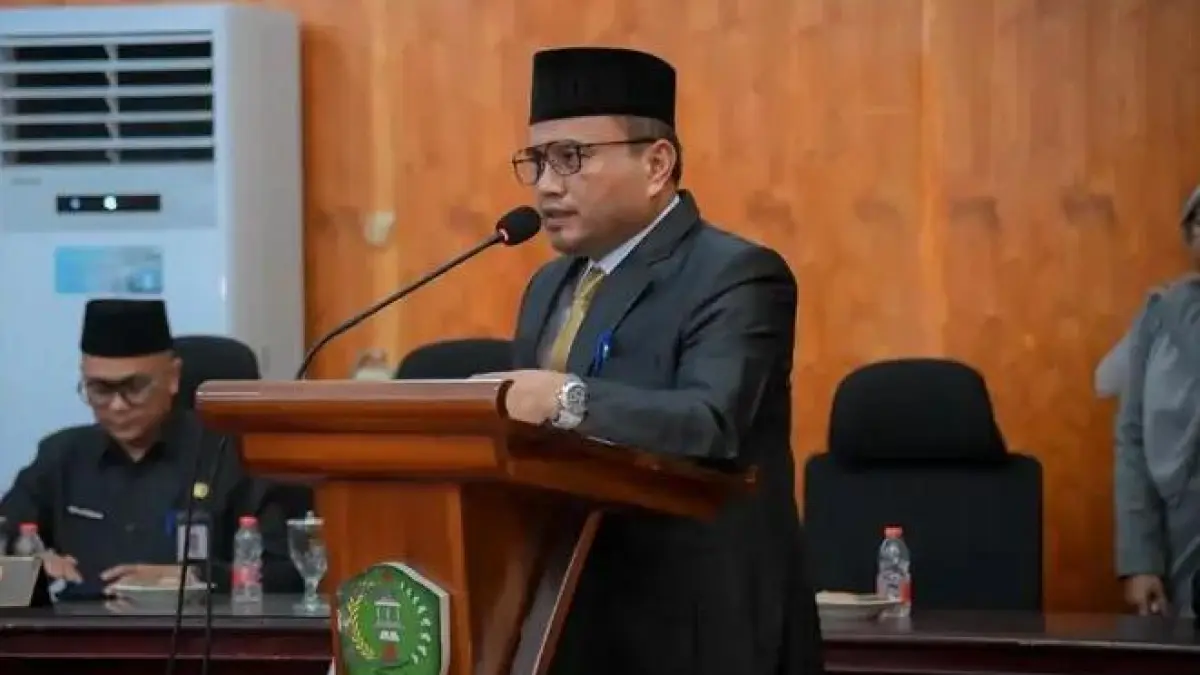 Nota Keuangan APBD — Wali Kota Padangsidimpuan H. Letnan Dalimunthe menyampaikan Nota Keuangan Rancangan Perubahan APBD 2026 dalam rapat paripurna DPRD.