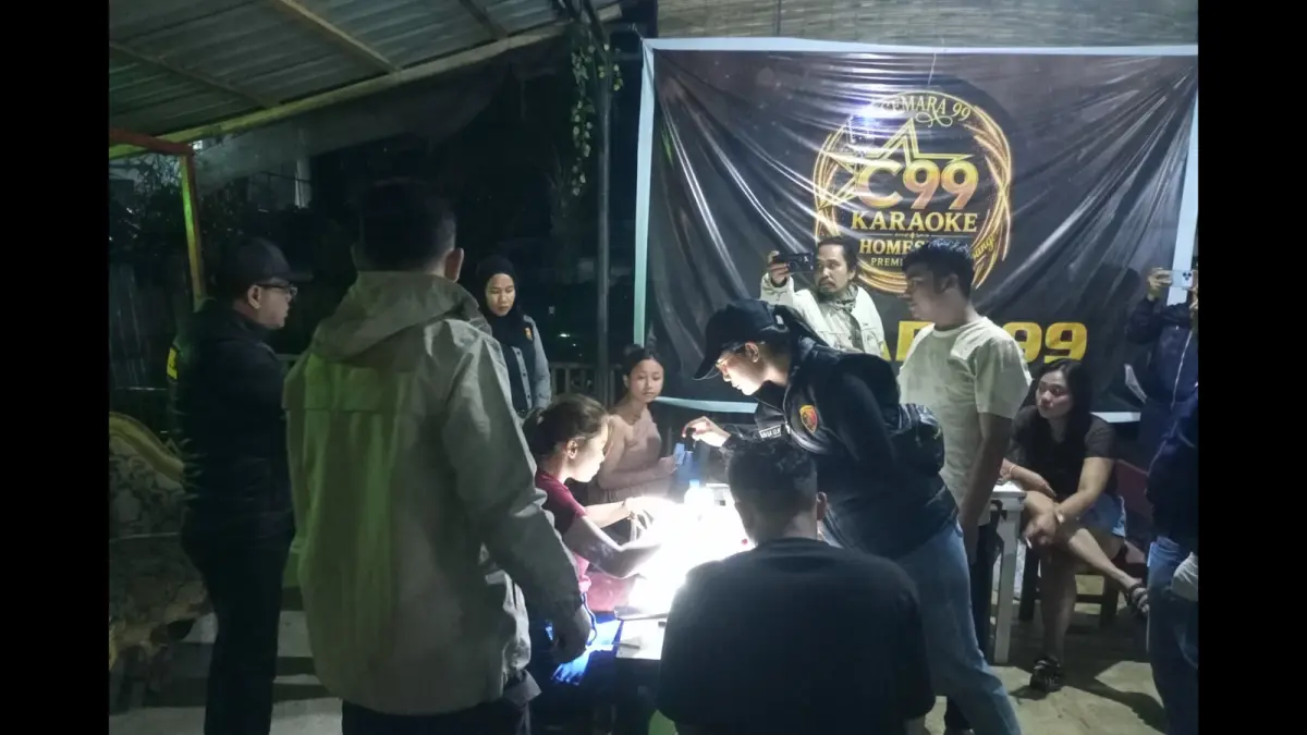 Razia THM — Satres Narkoba Polres Padangsidimpuan bersama TNI, BNNK Tapsel dan Satpol PP menggelar KRYD di sejumlah tempat hiburan malam.
