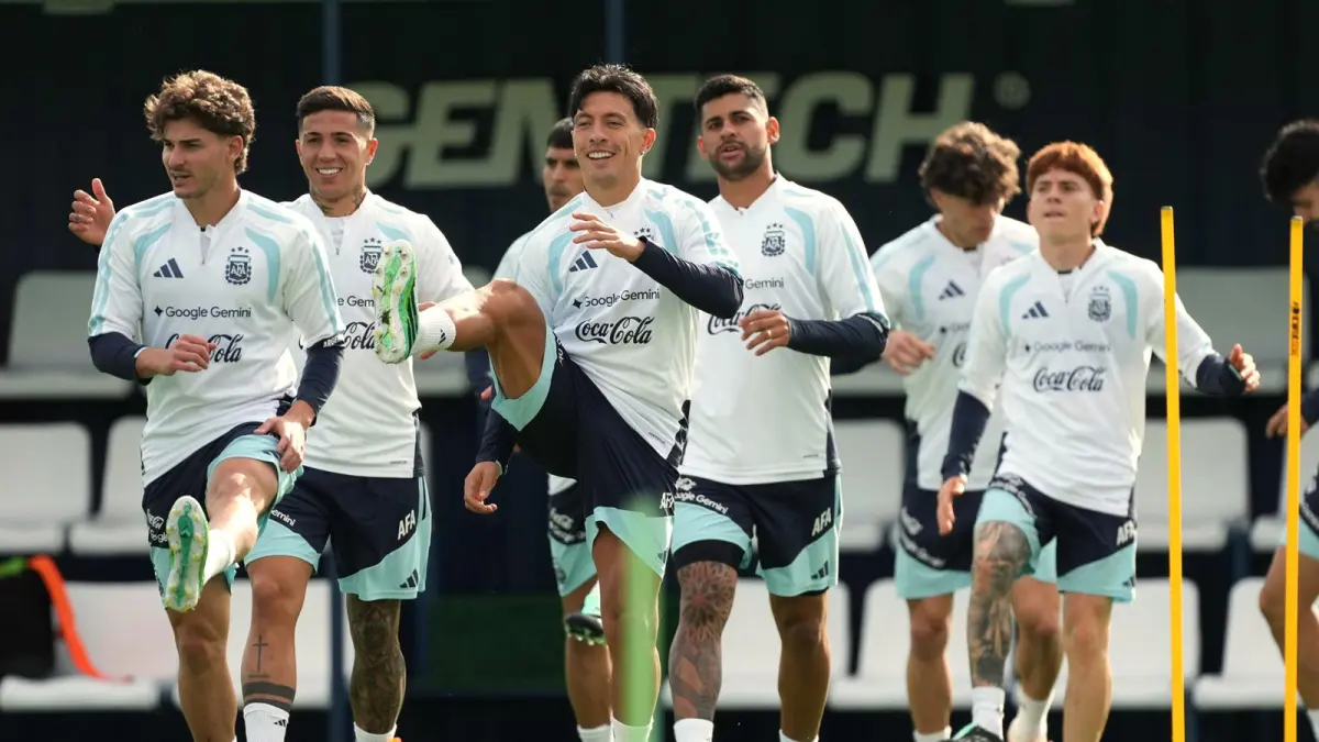 Lionel Scaloni menyiapkan Argentina menghadapi era baru setelah Lionel Messi mengakhiri kariernya bersama timnas.