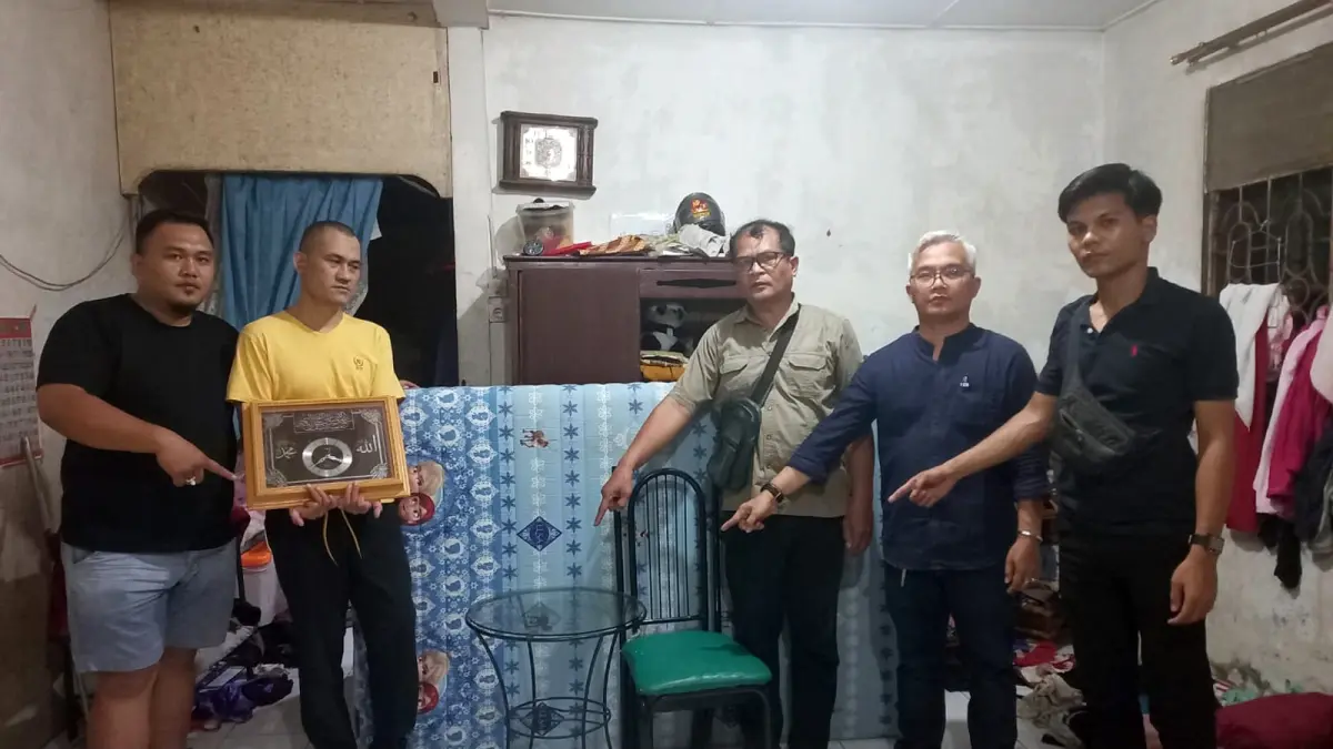 Barang bukti hasil pencurian dari rumah Muhammad Yasrib Purba yang dibobol melalui jendela.