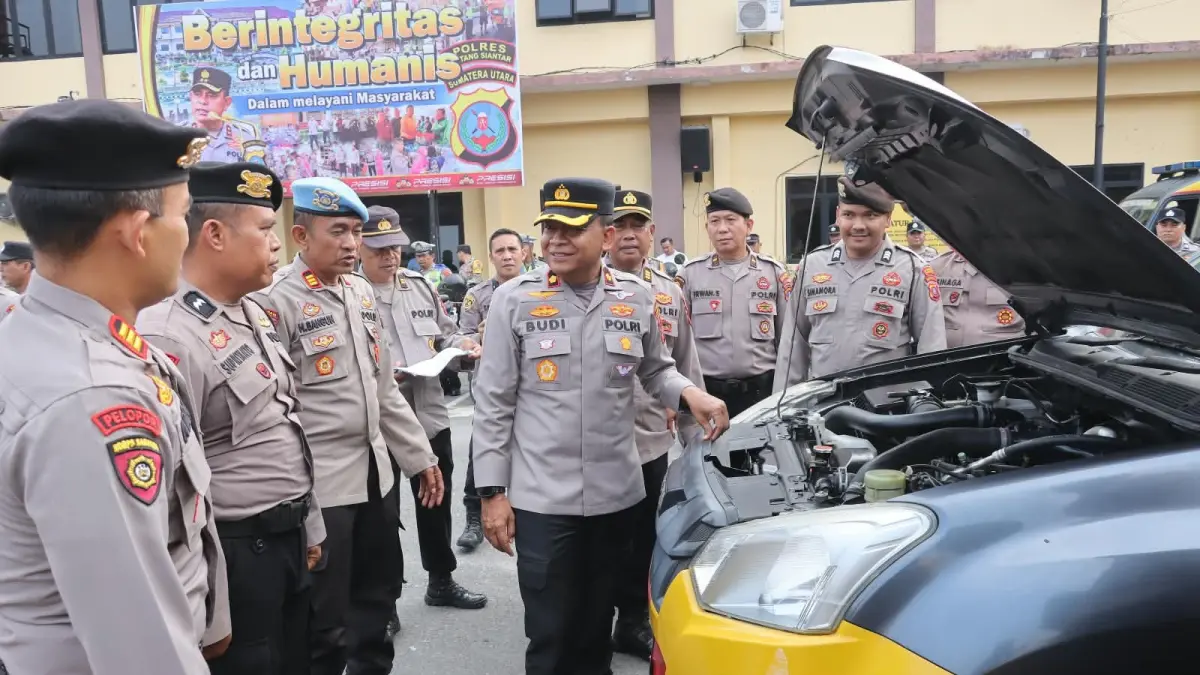 Pemeriksaan kendaraan dinas Polres Pematangsiantar di Lapangan Apel Mapolres Pematangsiantar.