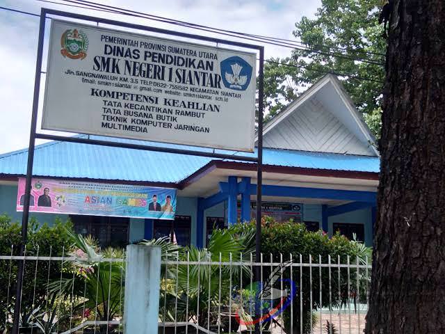 SMK Negeri 1 Siantar, Jalan Asahan, Nagori Pamatang Simalungun, Kecamatan Siantar, Kabupaten Simalungun.